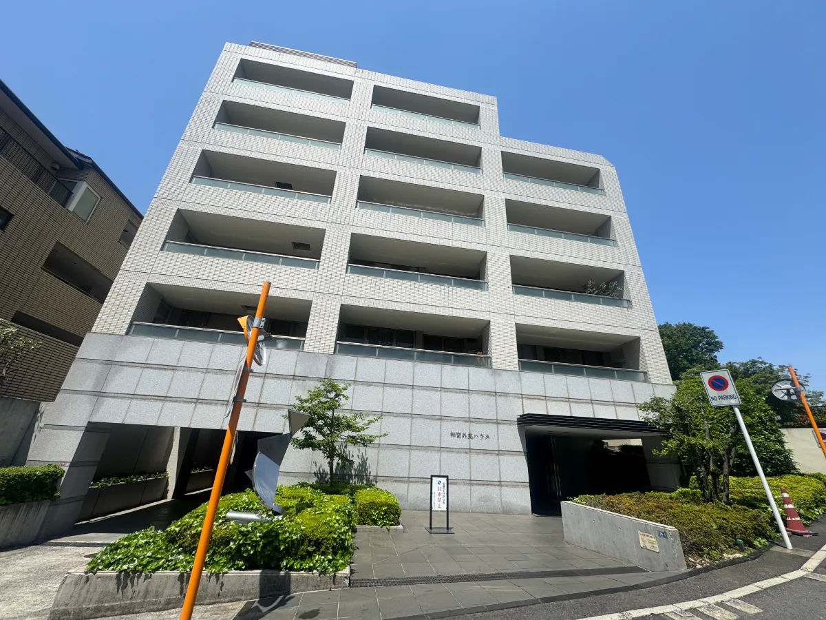 神宮外苑ハウスの外観1