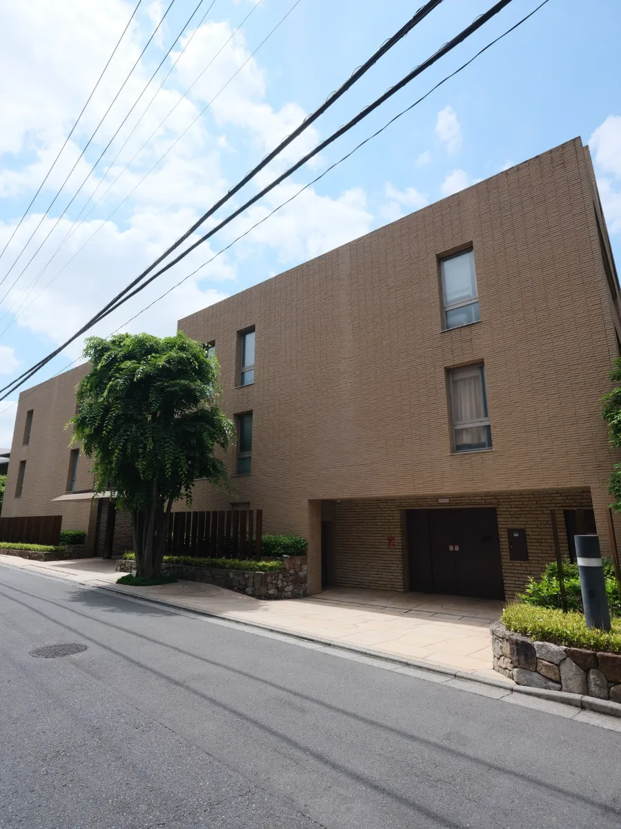パーク・コート市谷加賀町二丁目の外観1