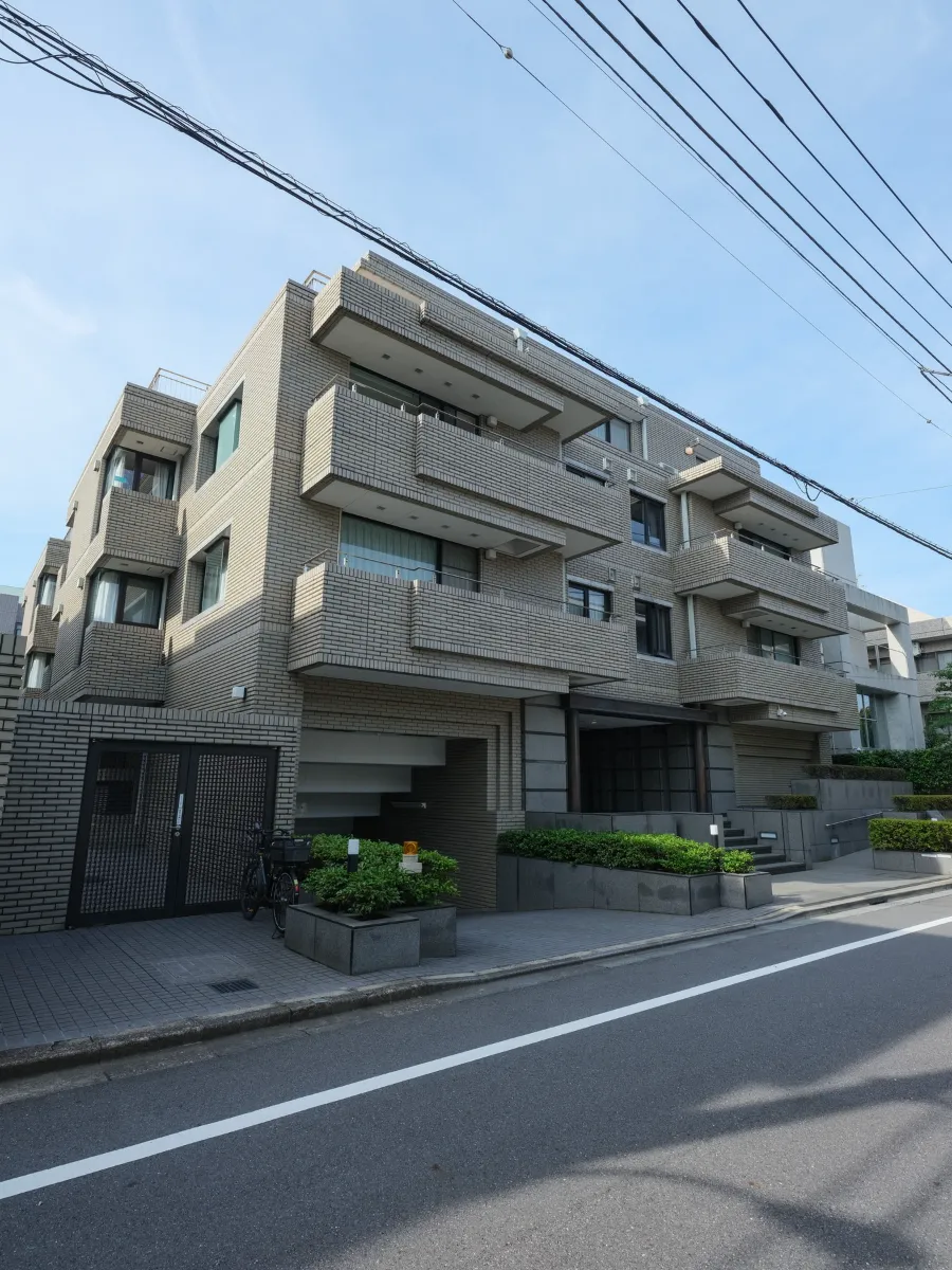 パレ市ヶ谷の外観1