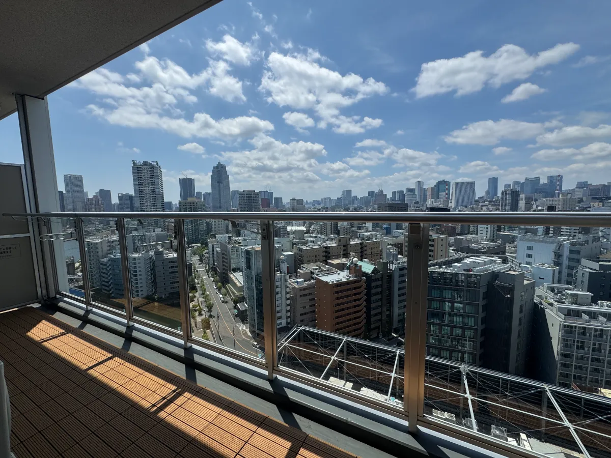 ブリリアタワー東京八重洲アベニューのバルコニー