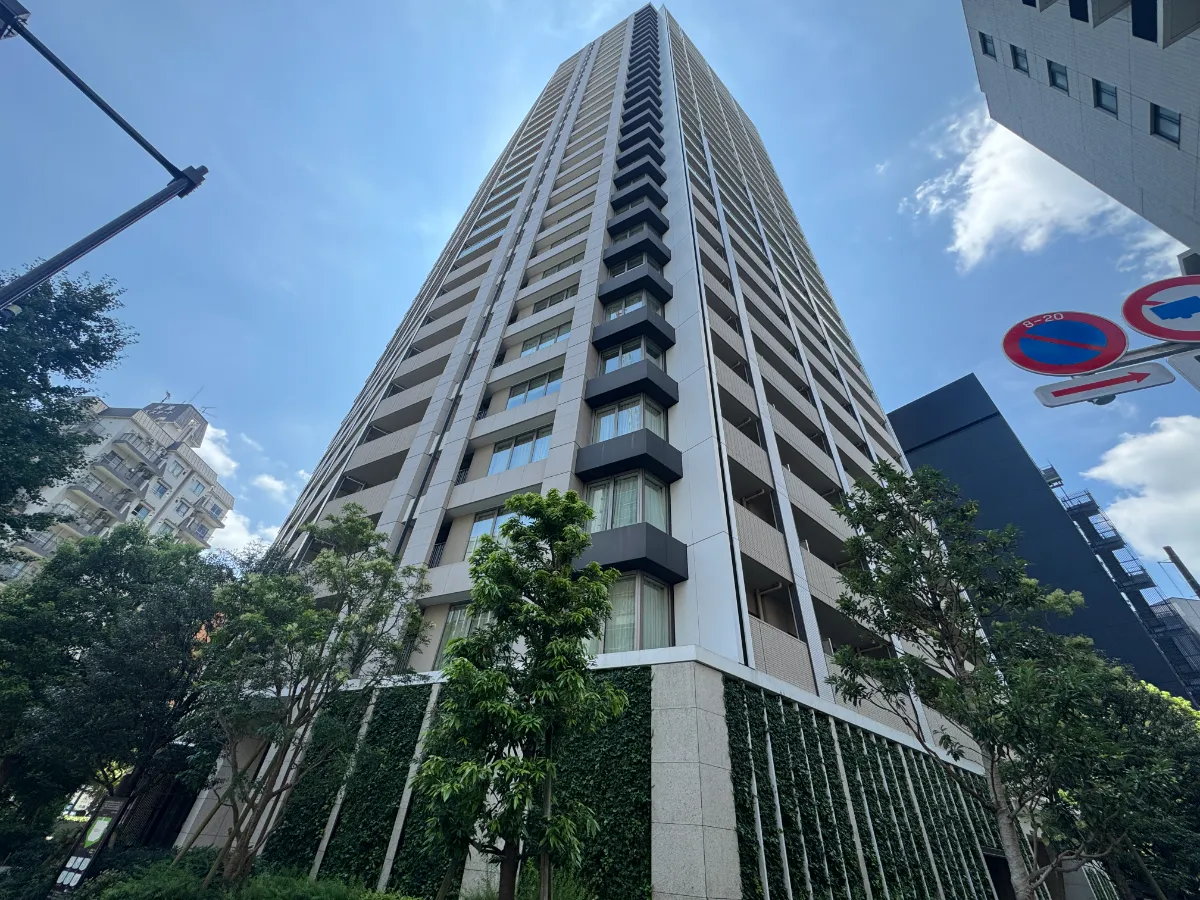 ブリリアタワー東京八重洲アベニューの外観1