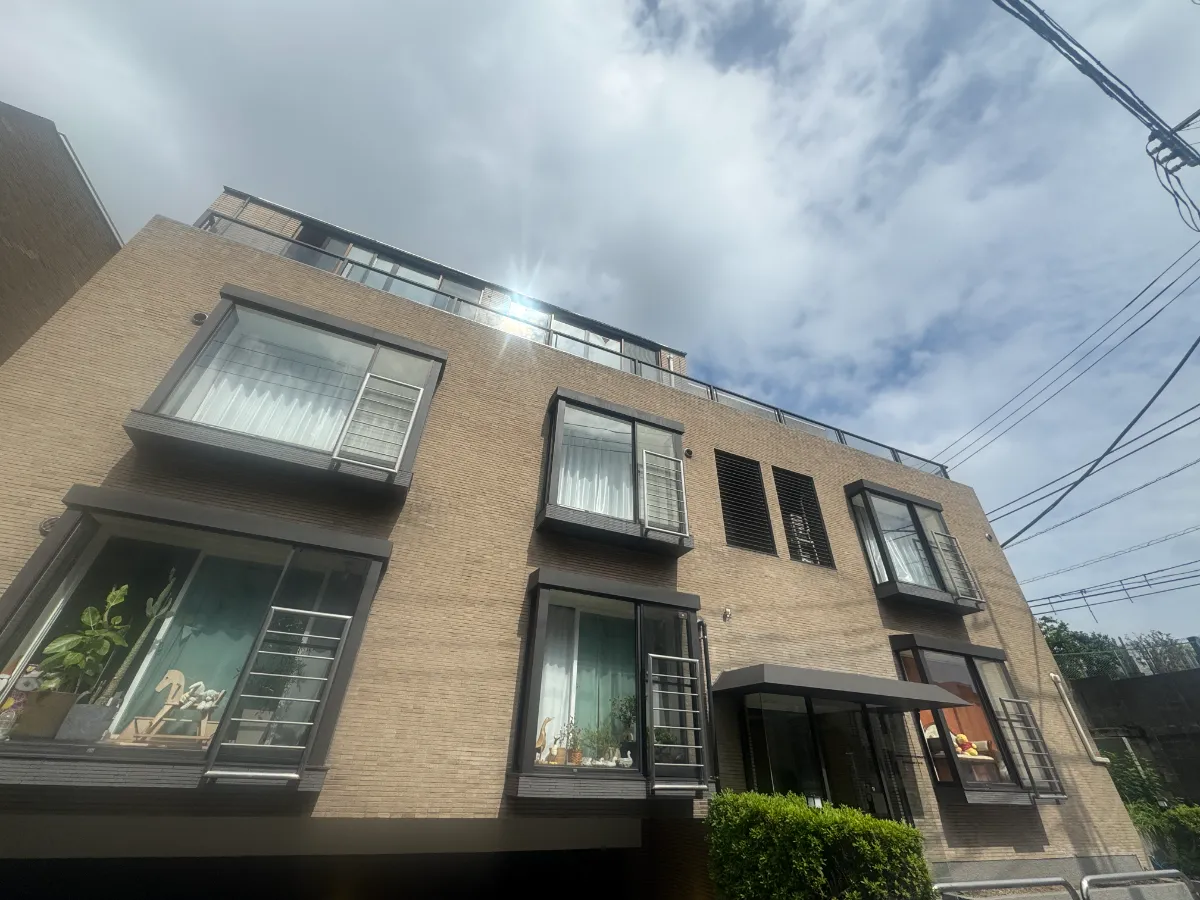 南麻布ロイヤルハイツの外観