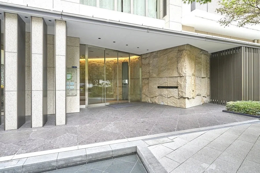 ブリリアザ・タワー東京八重洲アベニューの外観2
