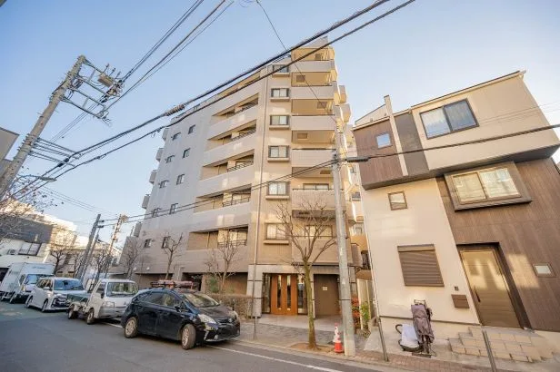 エス・バイ・エルマンション信濃町の外観1